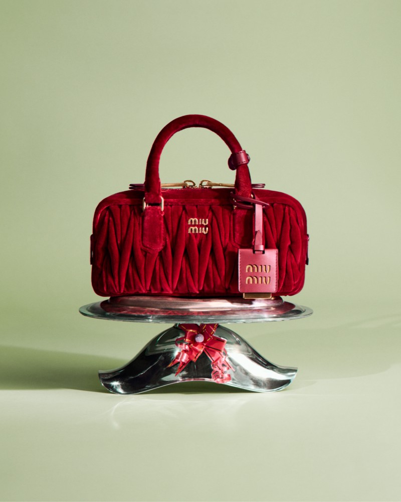 miu-miu-holiday-25_still-life_4x5_nologo_3