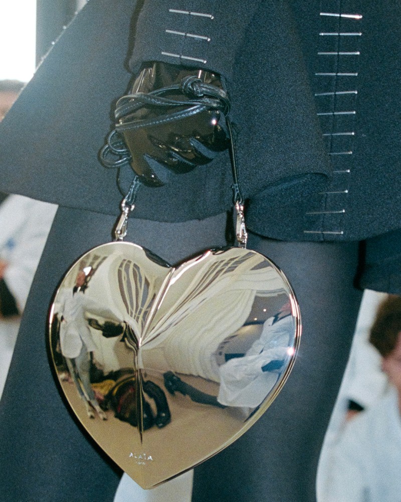 20_marievalognes_alaia_f23_crops_fit_4_5