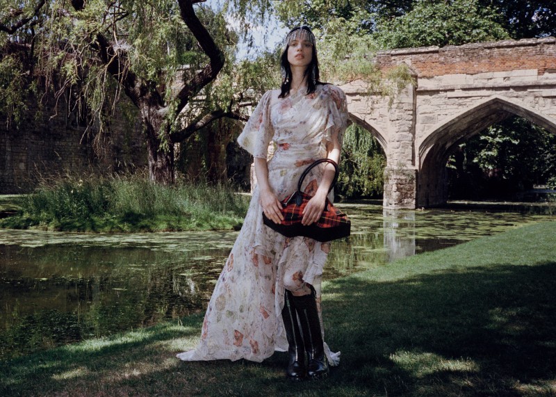 2748_imagine_mv_mqueen_0007315-r1-05-6_srgb_f1