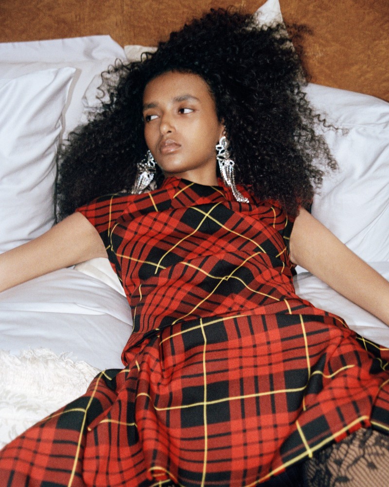 2748_imagine_mv_mqueen_0007327-r1-02-3_srgb_f1