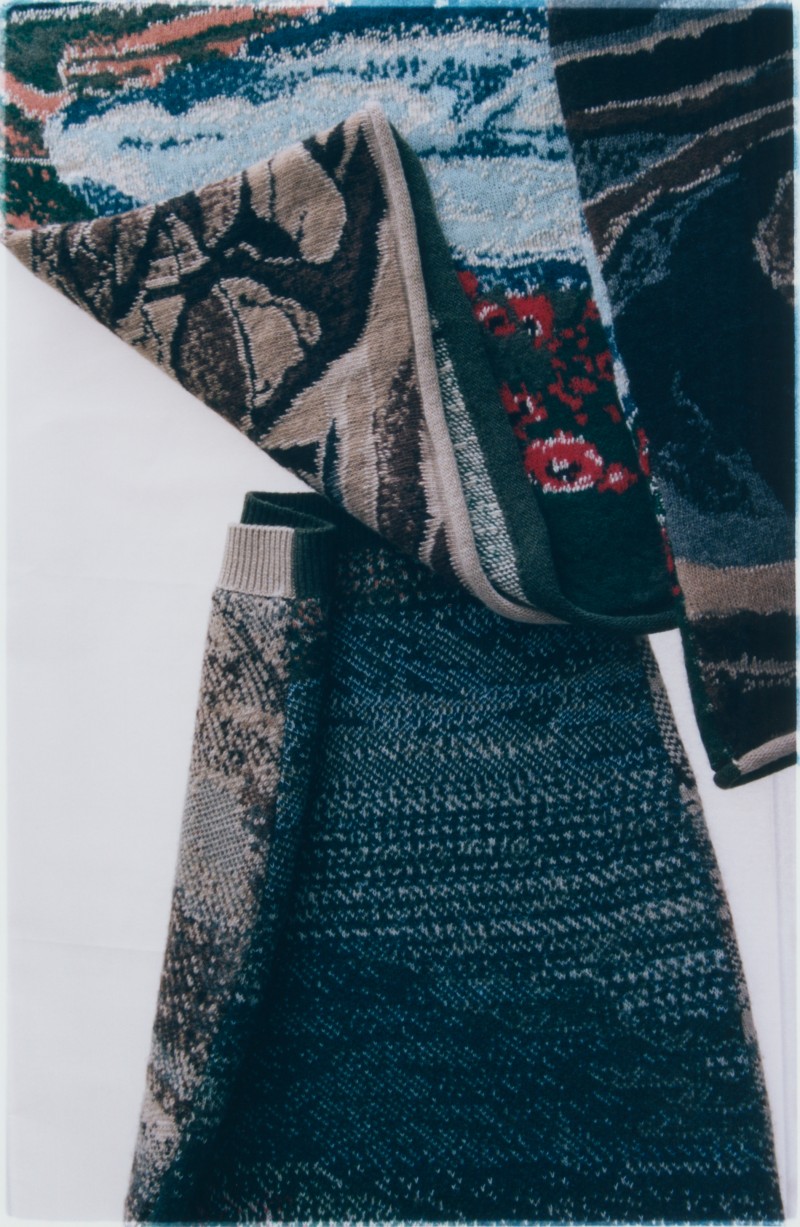 chloe_still32_crop_srgb