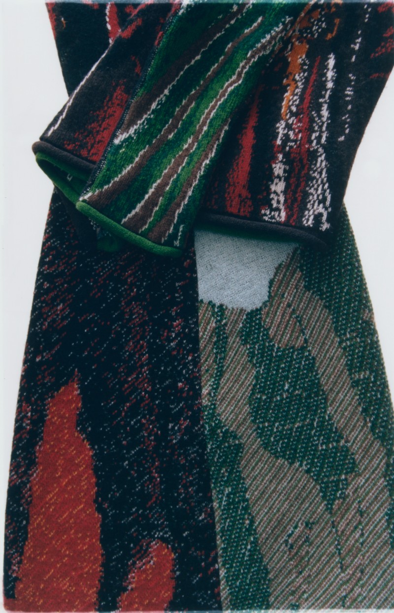 chloe_still31_crop_srgb